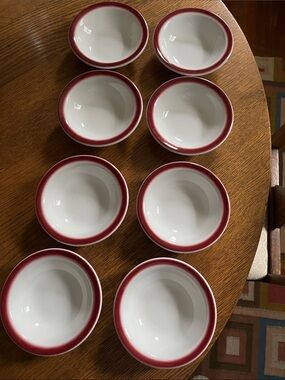 SET OF 8 VINTAGE BUFFALO CHINA BERRY BOWLS